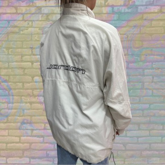 Vintage 90s Nike Air Jordan White Classic Spellout Windbreaker - Picture 2 of 4